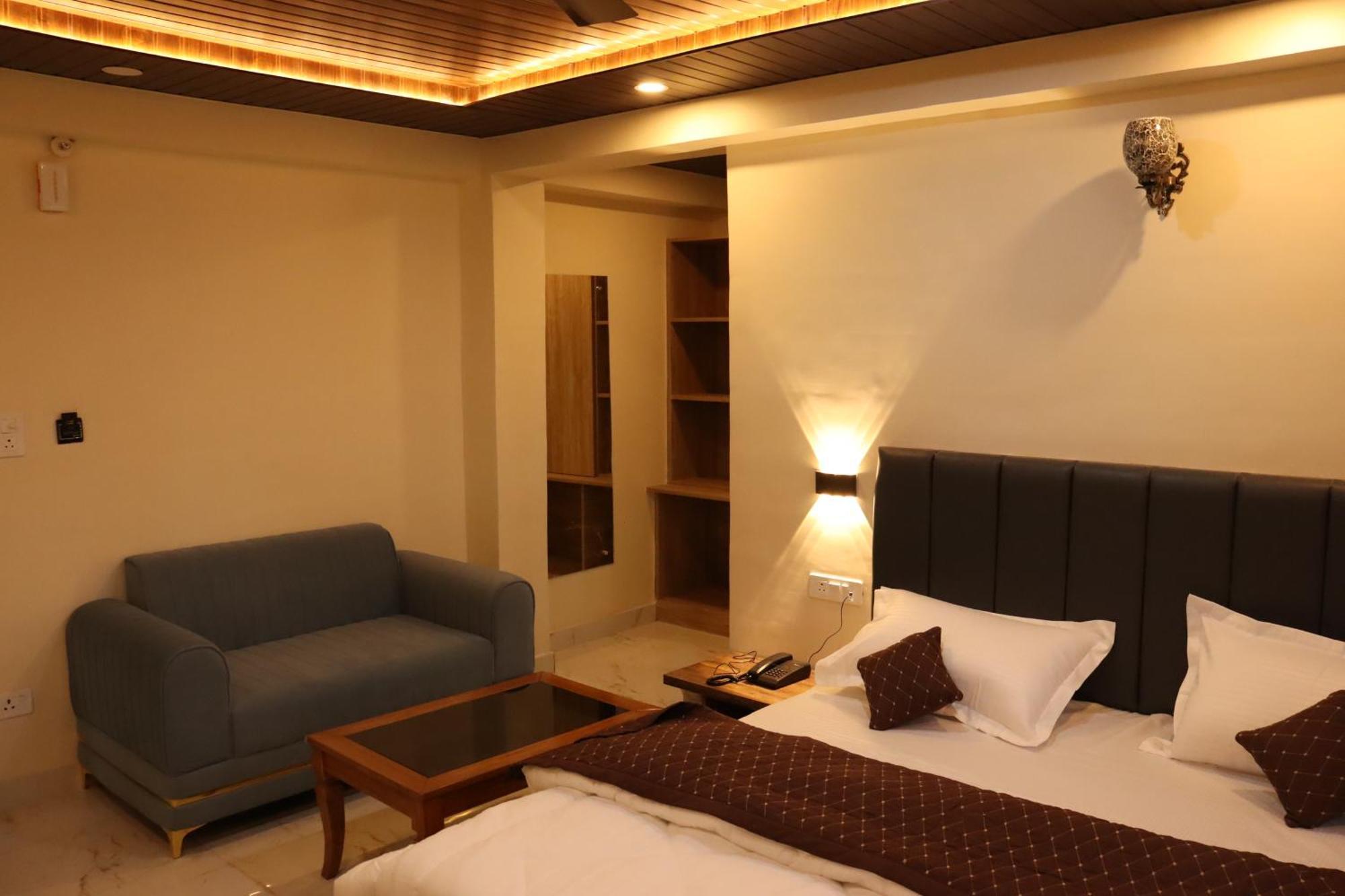 The Ghungrees Otel Solan Dış mekan fotoğraf